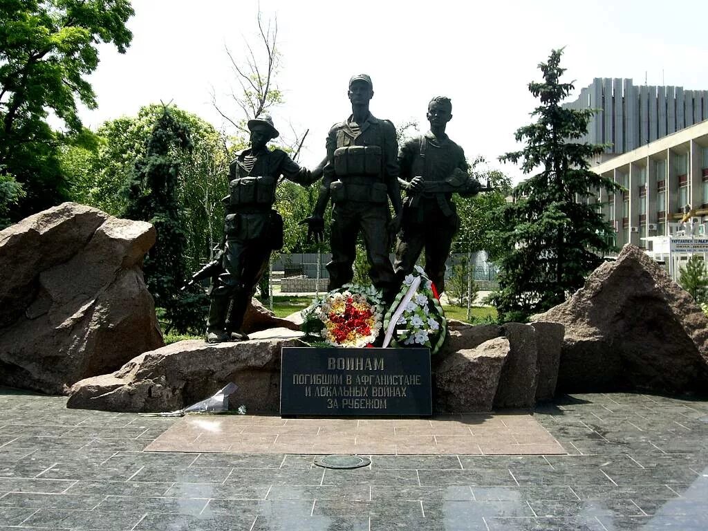 Памятники афгану. Памятники афгану. Памятник воинам афганцам на поклонной горе. Памятник воинам интернационалистам на поклонной горе. Памятник воинам онорцам.