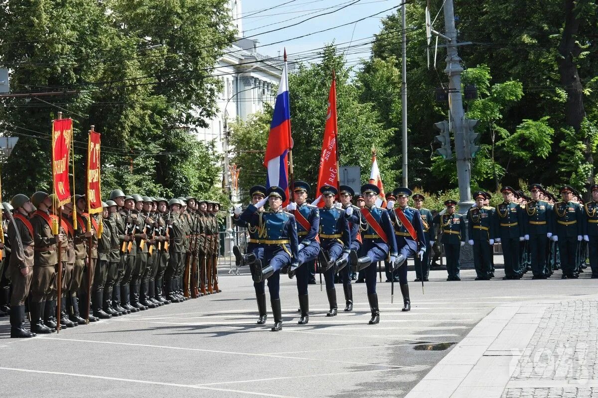 Воронеж 24 сайт. Воронежский парад. Парад в Воронеже. Парад Победы в Воронеже 2020. Парад в Воронеже 2018.