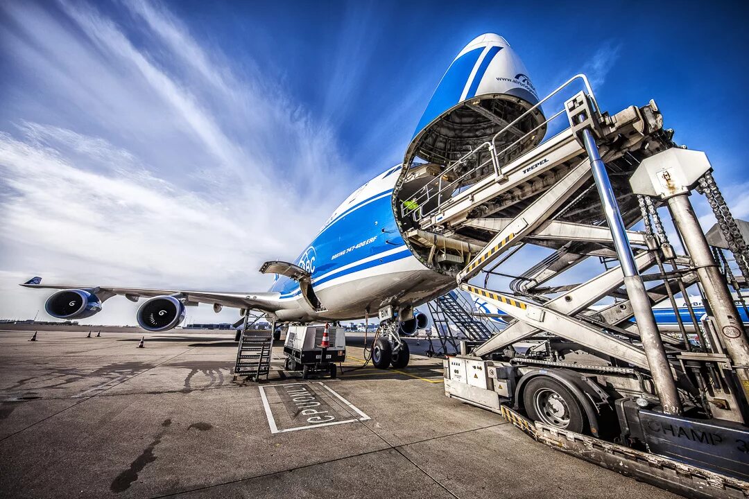 Airbridgecargo. Боинг 747 AIRBRIDGECARGO. Боинг 747 ABC Cargo. Самолет Эйр бридж карго. Air Bridge Cargo АН-124.
