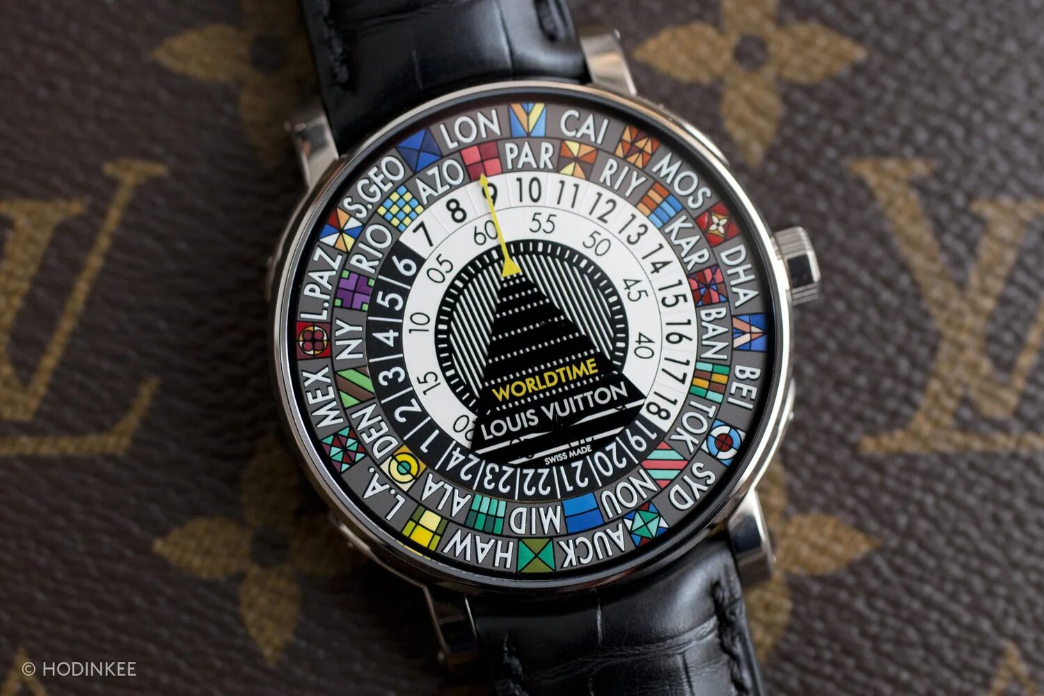 The world watch com. Часы Луис Вуиттон. Louis Vuitton Escale time. Часы World time. Часы Louis Vuitton.