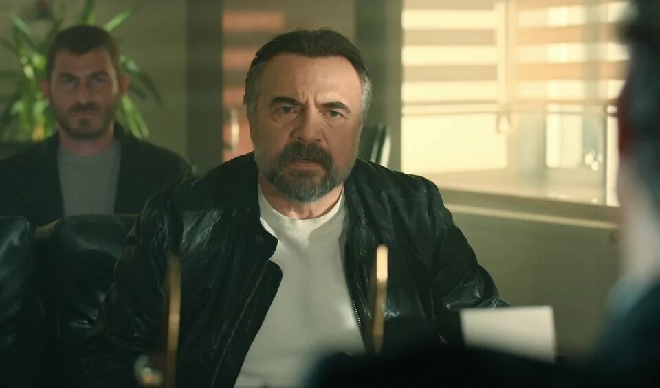 Ли джихан. Men bu cihana sığmazam 59. Фото ben bu jahana sigmazam. Октай кайнарджа. Ben bu cihana siğmazam акторы.