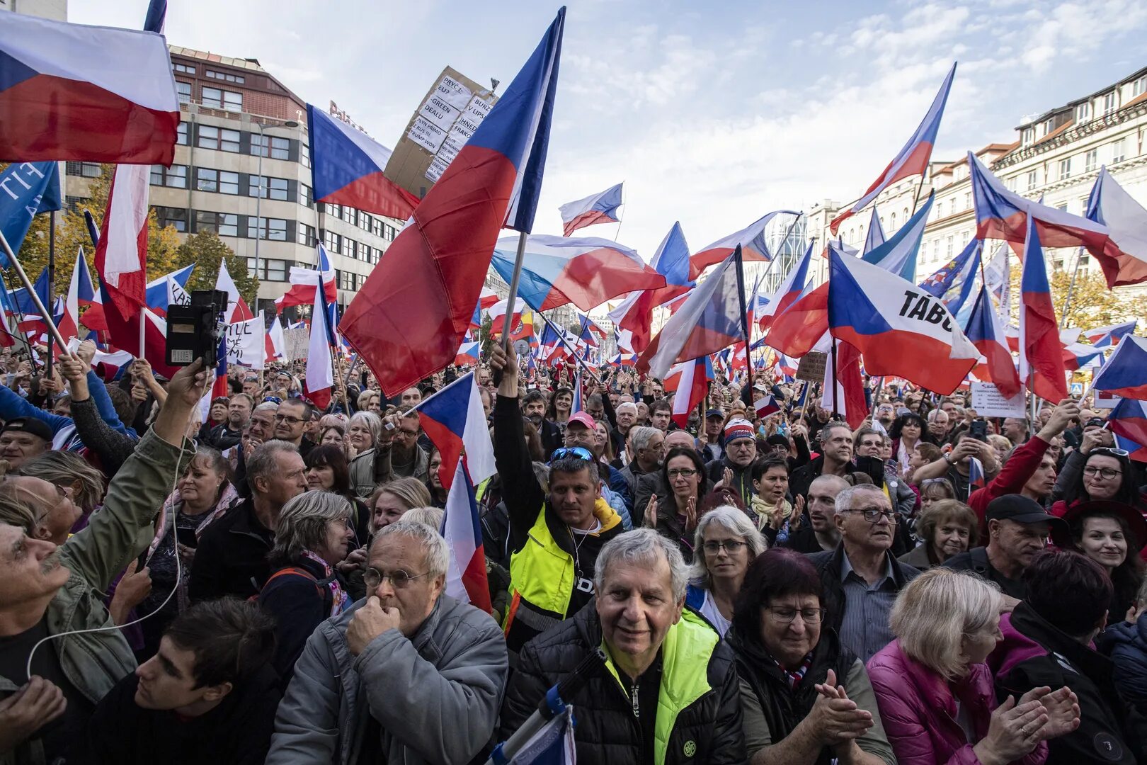 Чехия против россии. Протесты в Чехии. Чехия Украина. Чехия против Украины.