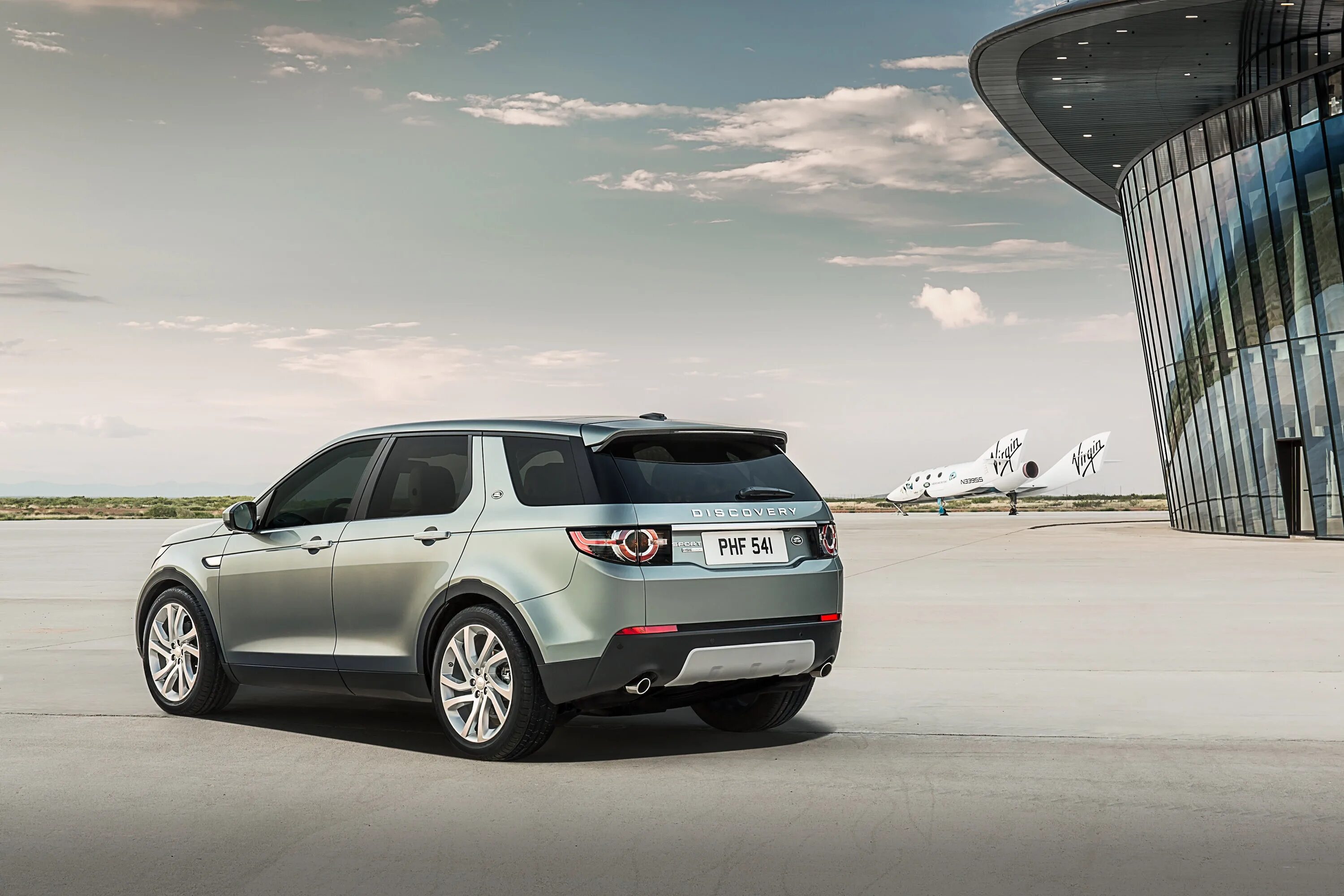 Land Rover Discovery Sport 2015. Ленд Ровер Дискавери спорт 2015. Range Rover Discovery Sport 2015. Ленд Ровер Дискавери 2015.