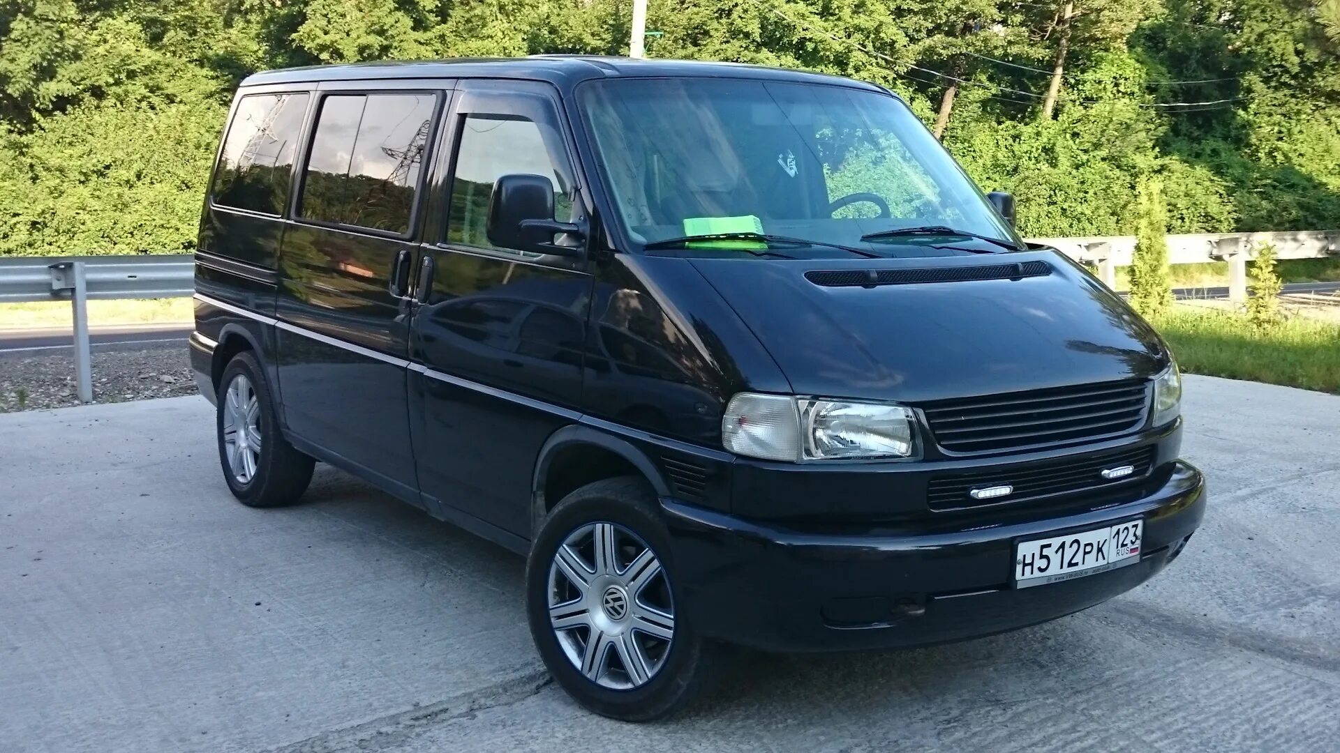 Купить т четыре. VW t4 Multivan. T4 Volkswagen Мультивен. Volkswagen t4 1997. Фольксваген т4 Мультиван.