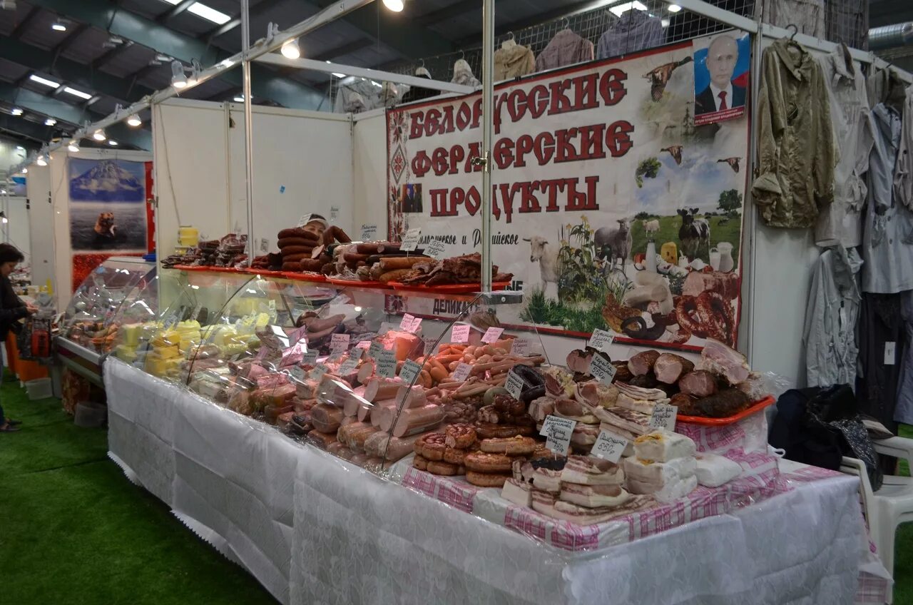 ярмарка посад. медовая ярмарка. посадская ярмарка, сергиев посад. ярмарка сувениров. ярмарка московская область.