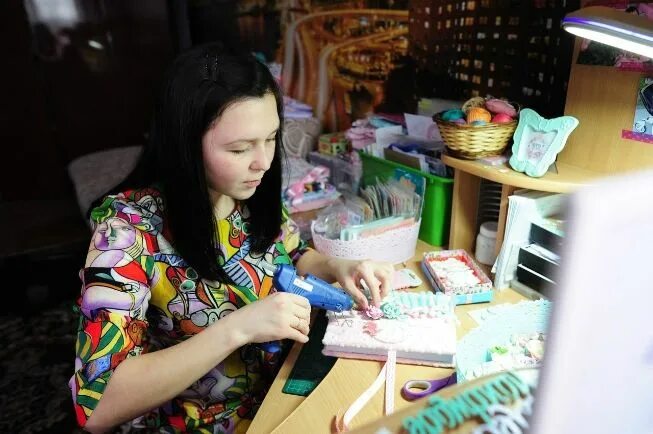 Кружки рукоделия для пенсионеров. Рукодельница чепецк. Рукодельница чепецк. Костромина ирина михайловна лицей кирово-чепецк. Рукодельница чепецк.