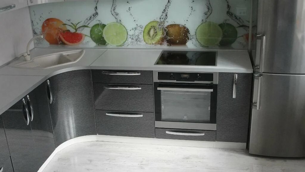 Минусы пластиковой кухни. Кухонные фасады из пластика плюсы и минусы. пластиковая кухня плюсы и минусы. пластиковые фасады для кухни плюсы и минусы. кухня из пластика плюсы и минусы.