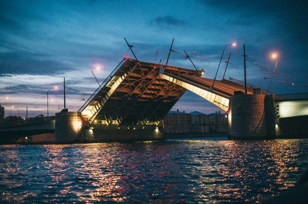 Забурдаев ночной петербург. Столица питера санкт-петербург. Дворцовая набережная 22 крыша. Санкт петербург 28. Санкт петербург 28.