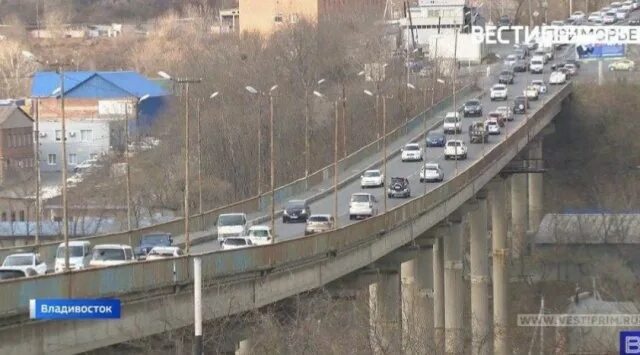 Рудневский мост. Рудневский мост Владивосток. Рудневский мост во Владивостоке фото. Вторая речка Владивосток Рудневский мост. Аварийный мост во Владивостоке.