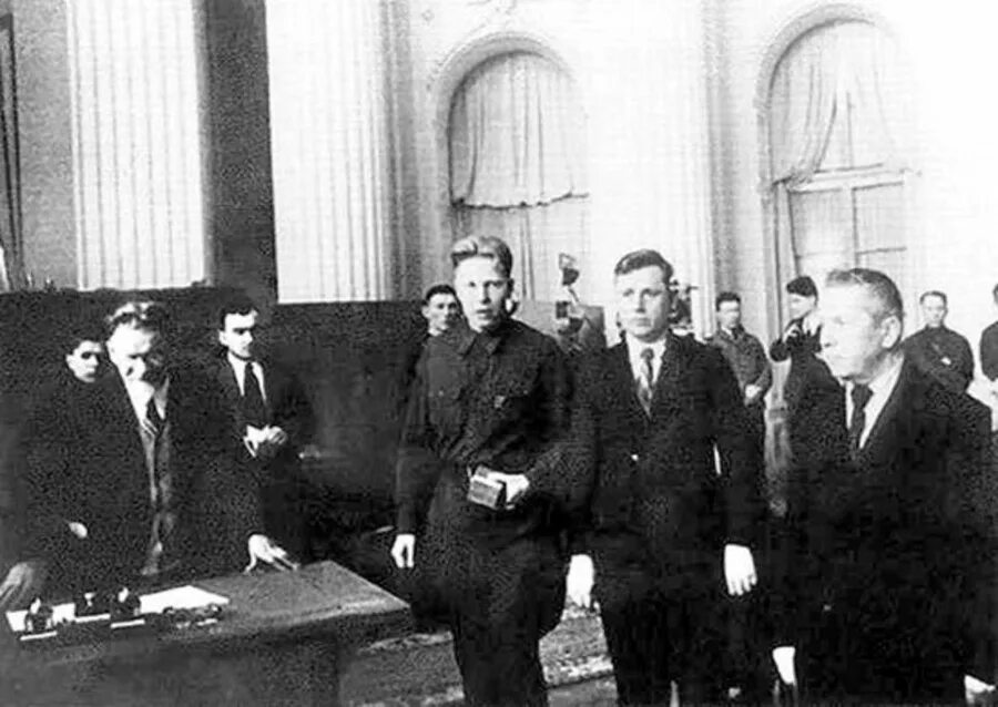 Завод большевик вольск. Директор завода большевик. Завод большевик ленинград. Директор завода большевик. Обуховский завод санкт-петербург 19 век.