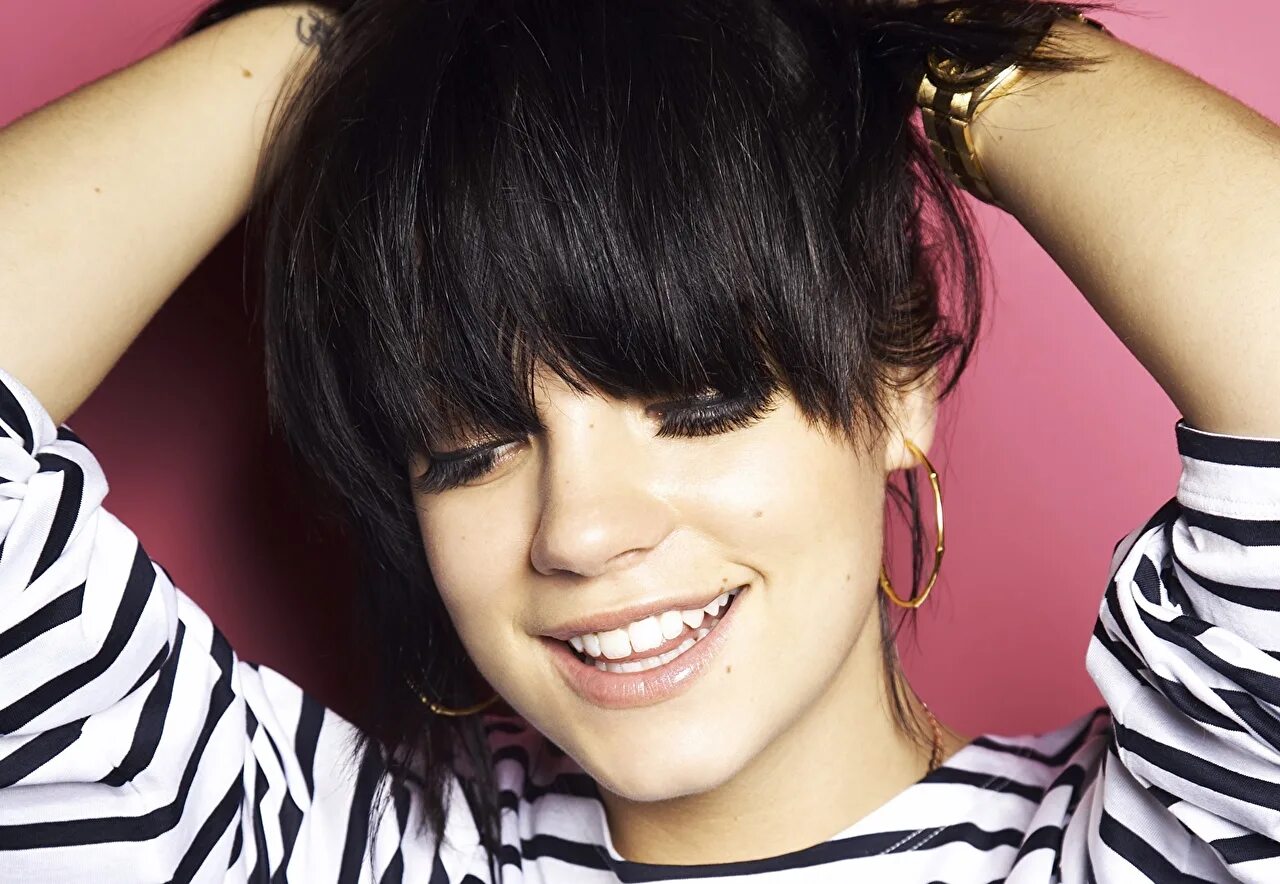 Lily Allen. Веселая девушка. Музыка молодой красивой