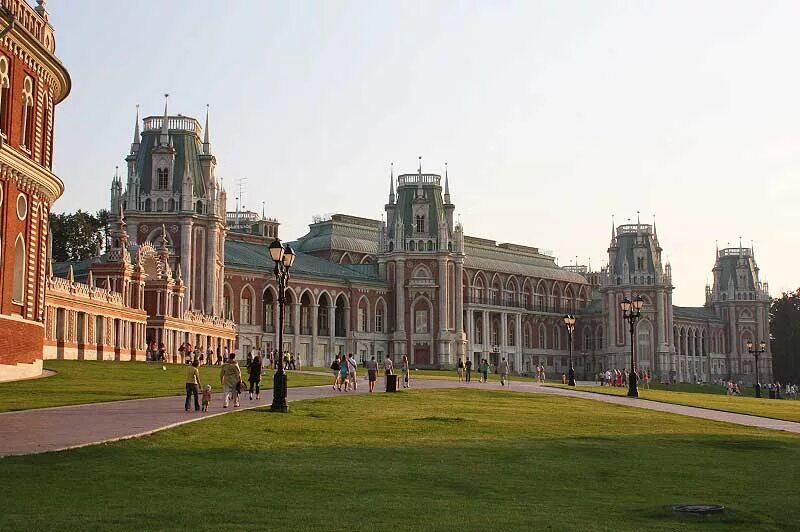The tsaritsyno palace complex is. Усадьба царицыно (архитектор в. Царицыно (дворцово-парковый ансамбль). Дворцовый комплекс царицыно в москве – баженов. The tsaritsyno palace complex is.