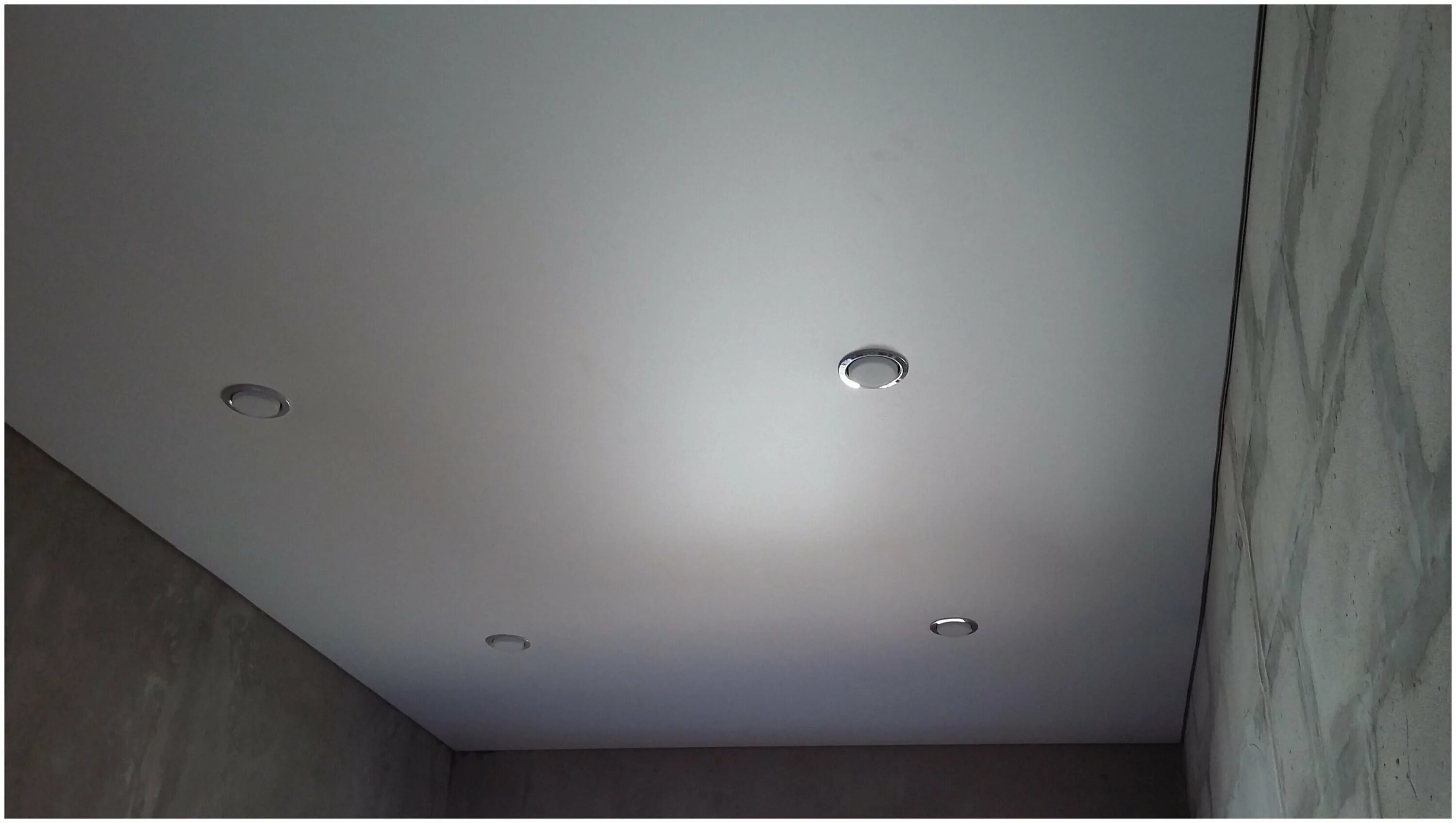 светильник gx53 белый матовый. Gx53 в натяжной потолок. Gx53 на потолке. экола gx53 в натяжном потолке. Gx53 светильник в натяжной потолок.