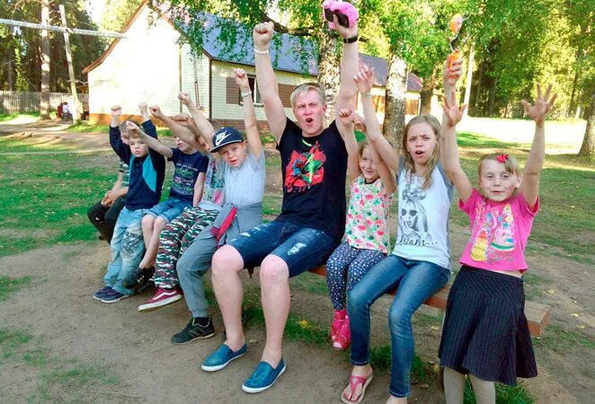 дол гагарина зониха. лагерь гагарин. смены лагеря гагарина. а. лагерь имени гагарина киров.