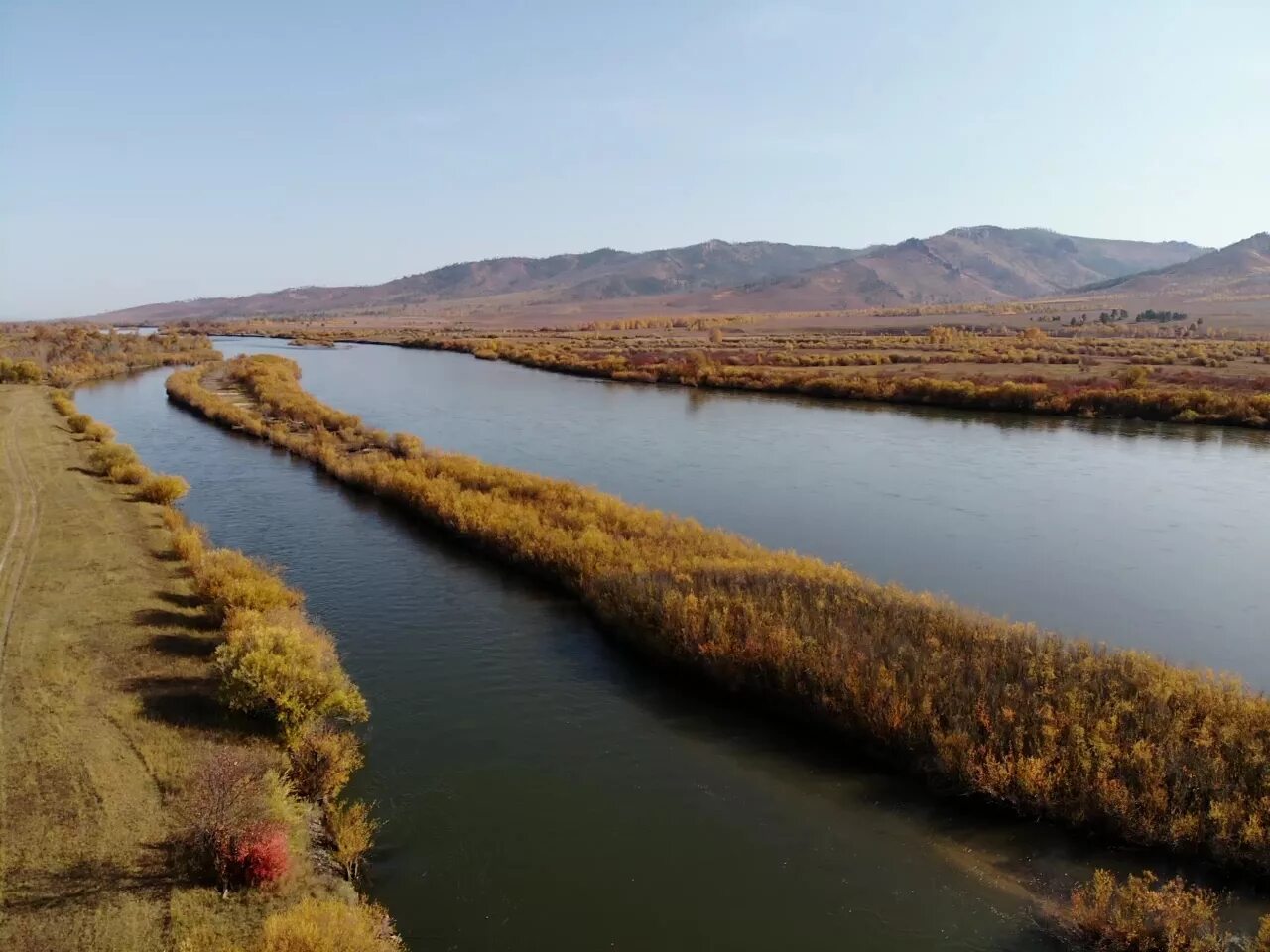 Река в монголии и забайкалье. Река Онон Забайкальского края. Онон река в Забайкалье. Долина реки Онон Забайкальского края. Река Онон Монголия.