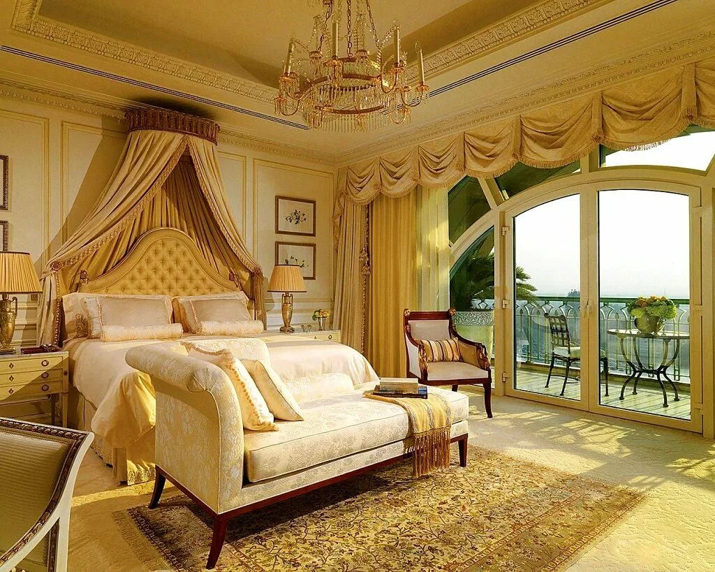 Gold home. Ампир Египетский стиль. Стиль Ампир деко спальня. Комната в классическом стиле. Роскошные комнаты.