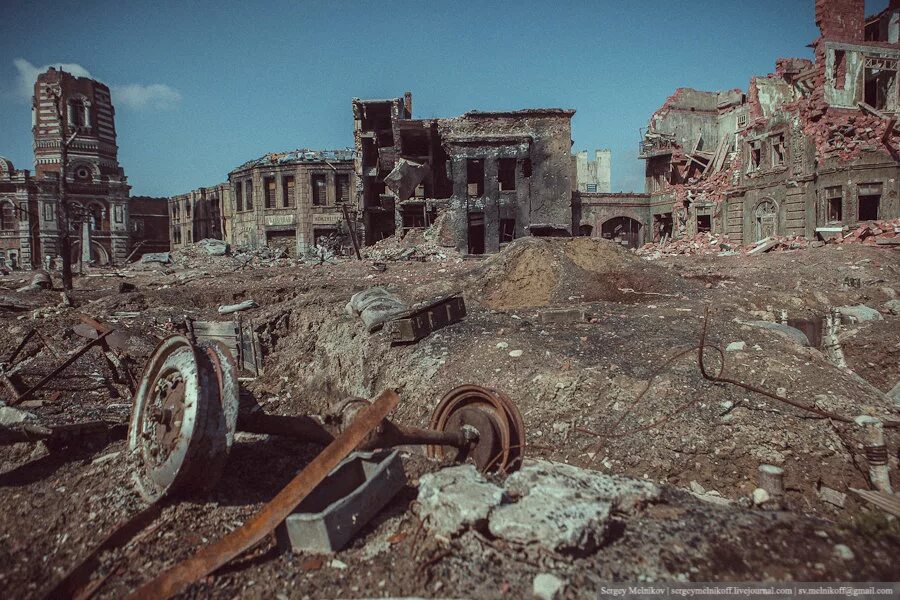 Город разрушенный во время войны. Сталинград 1942 до войны. Сталинградская битва руины города. Руины Сталинграда 1943.