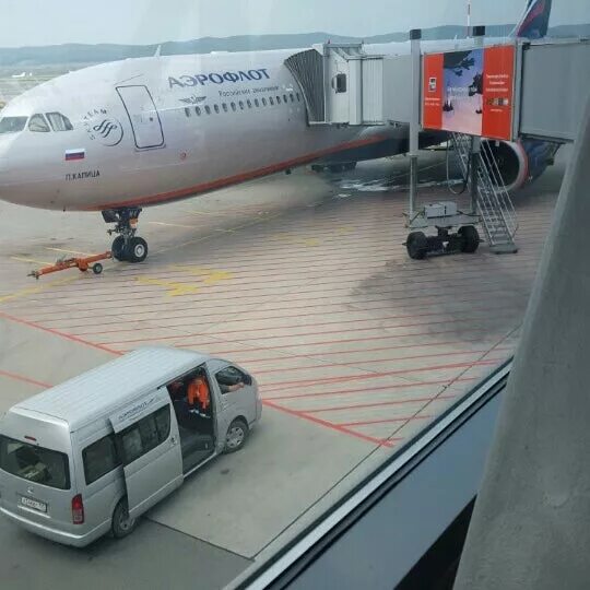 Su 1702 «аэрофлот». Su 1700 • boeing 777-300. Самолет москва владивосток аэрофлот. Su 1757 владивосток москва. Рейс su 1703 владивосток москва.