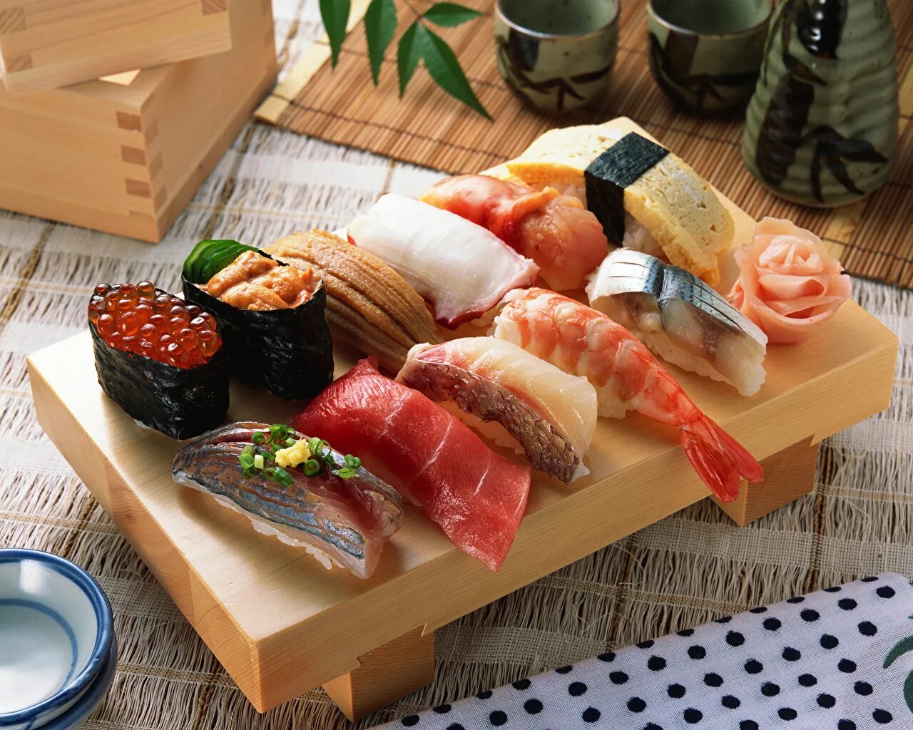 Мясо рыба икра. Японская кухня. Японская кухня морепродукты. Суши и роллы. Кухня Японии.