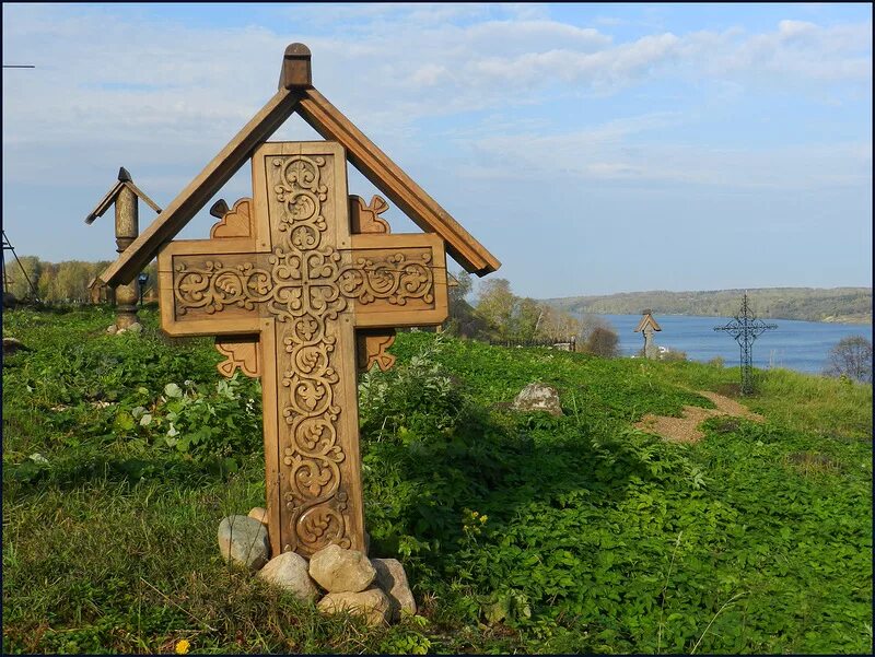 Старообрядческий Могильный крест. Крест Могильный деревянный Старообрядческий. Могильные кресты старообрядцев. Крест Старообрядческий Могильный Голубец. Памятник ставят православным