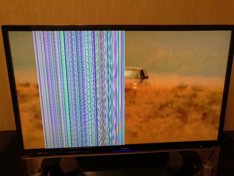 Пол экрана черное. ЖК самсунг вертикальная полоса. Вертикальные полосы 32lm340t. Монитор Samsung 710 полосы на экране. Вертикальные полосы на телевизоре.