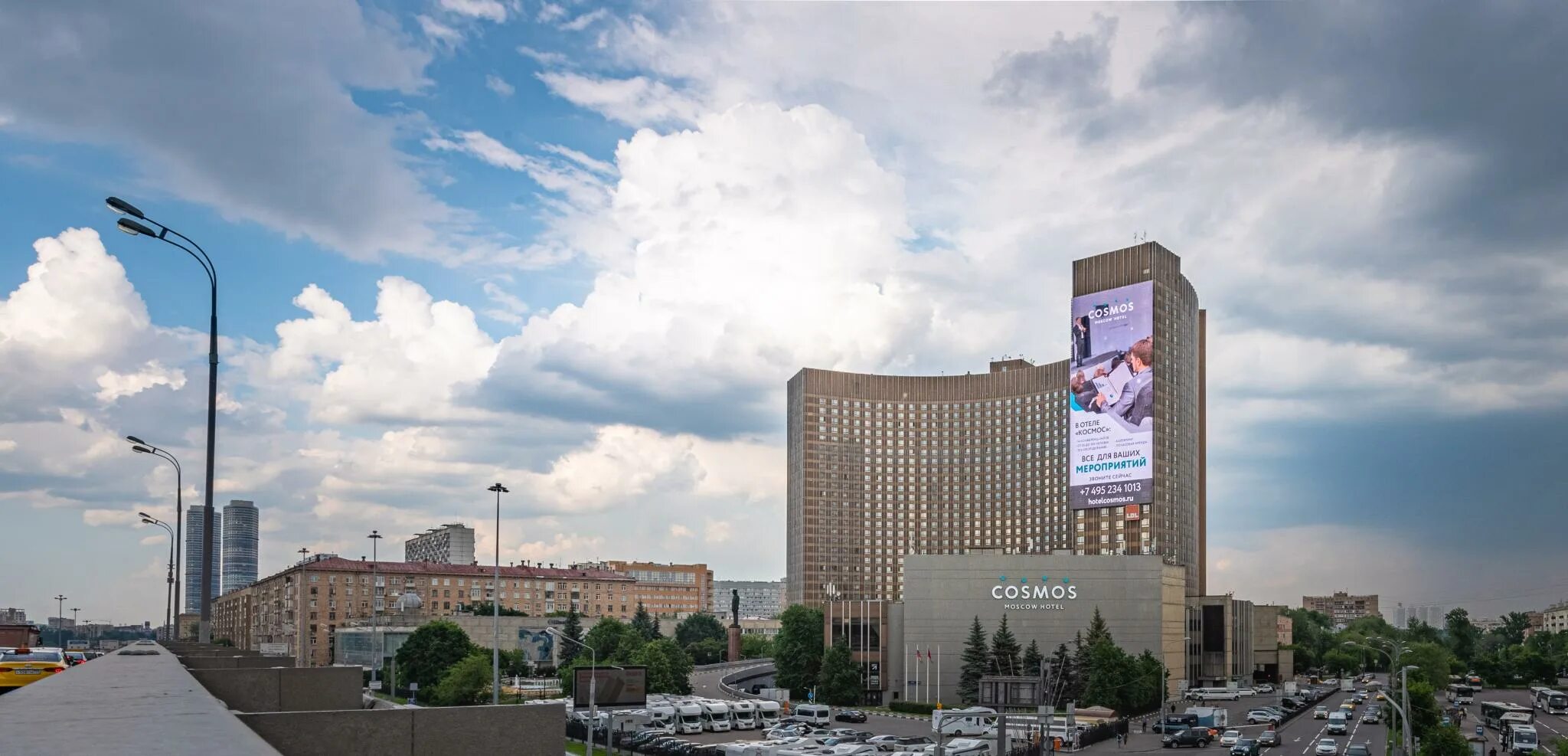 Отель космос парковка. Гостиница космос на вднх. Гостиница космос москва строительство. Гостиница космос парковка. Отель космос парковка.