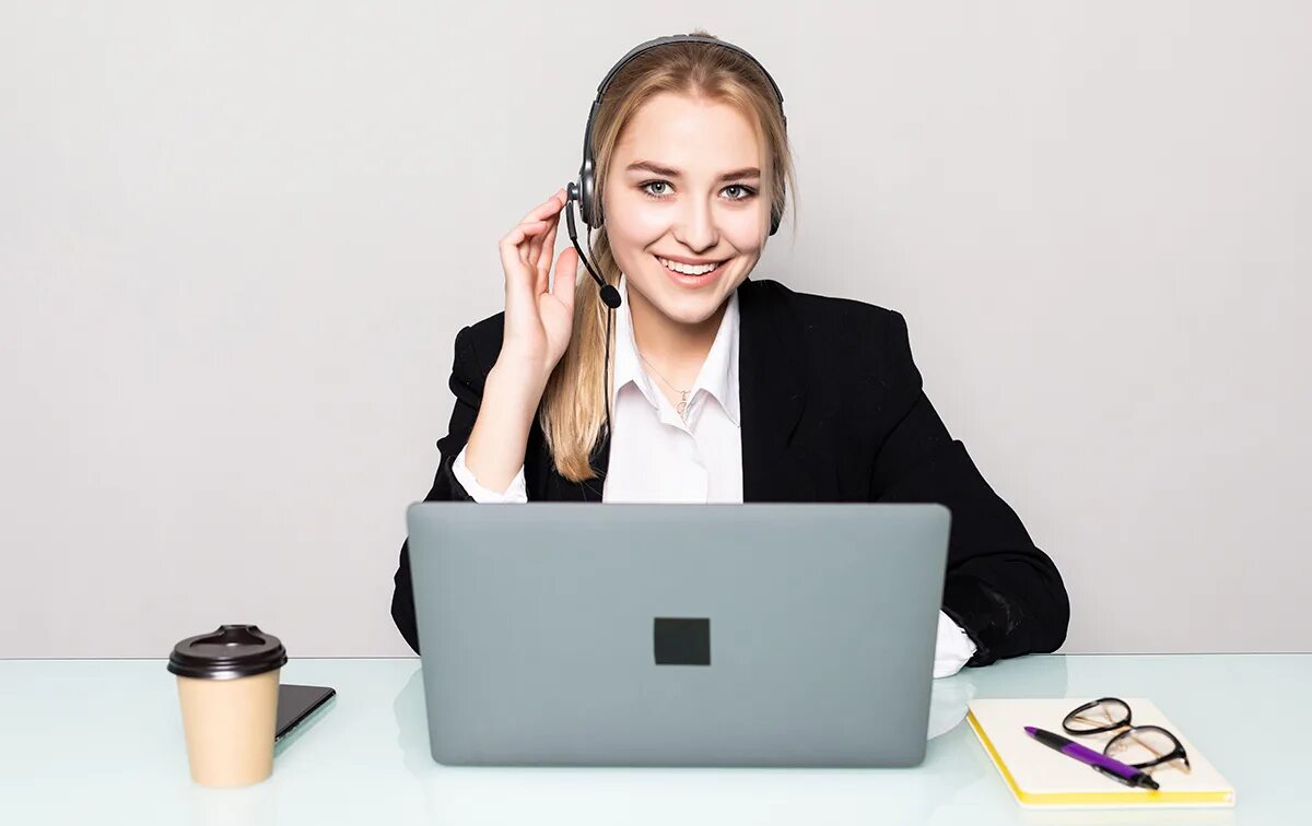 Контакт центр. Customer service job. Оператор колл центра. Современный call центр. Контактный центр.
