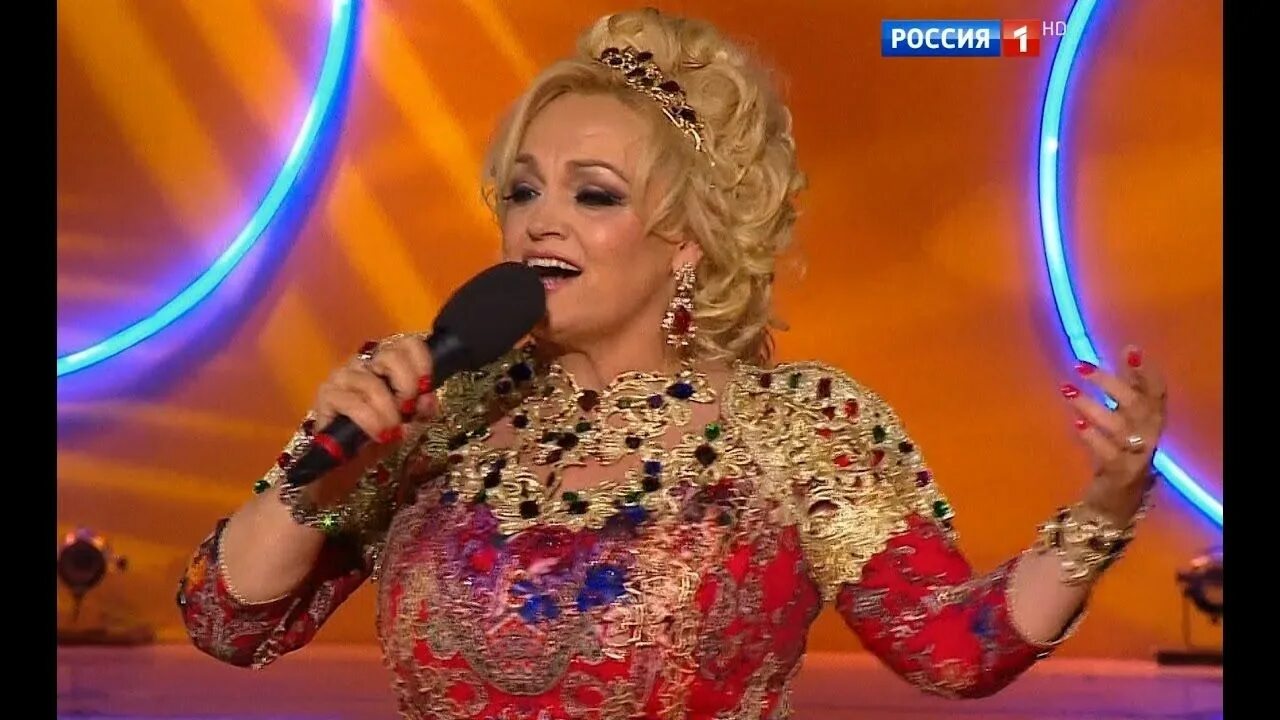 Песня пополам кадышева. Пополам песня слушать. Кадышева ветреный день. Песня пополам кадышева. Кадышева клип с домовенком.