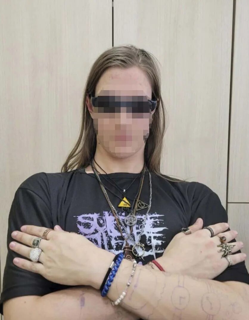 Убившего школьницу 16-летнего петербургского блогера отправили в СИЗО