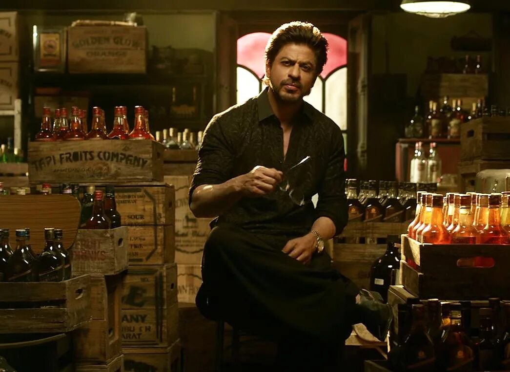 шахрукх кхан raees фильм. Shahrukh khan raees. шахрукх кхан богатей. Shahrukh khan raees. шахрукх кхан в фильме богатей.