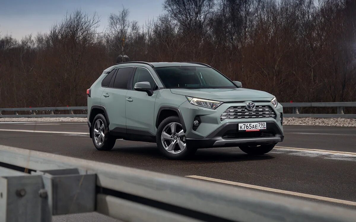 Toyota outlander 2021. Что лучше тойота рав 4 или. Хендай рав 4. Honda crv 2019. Toyota crv 2016.