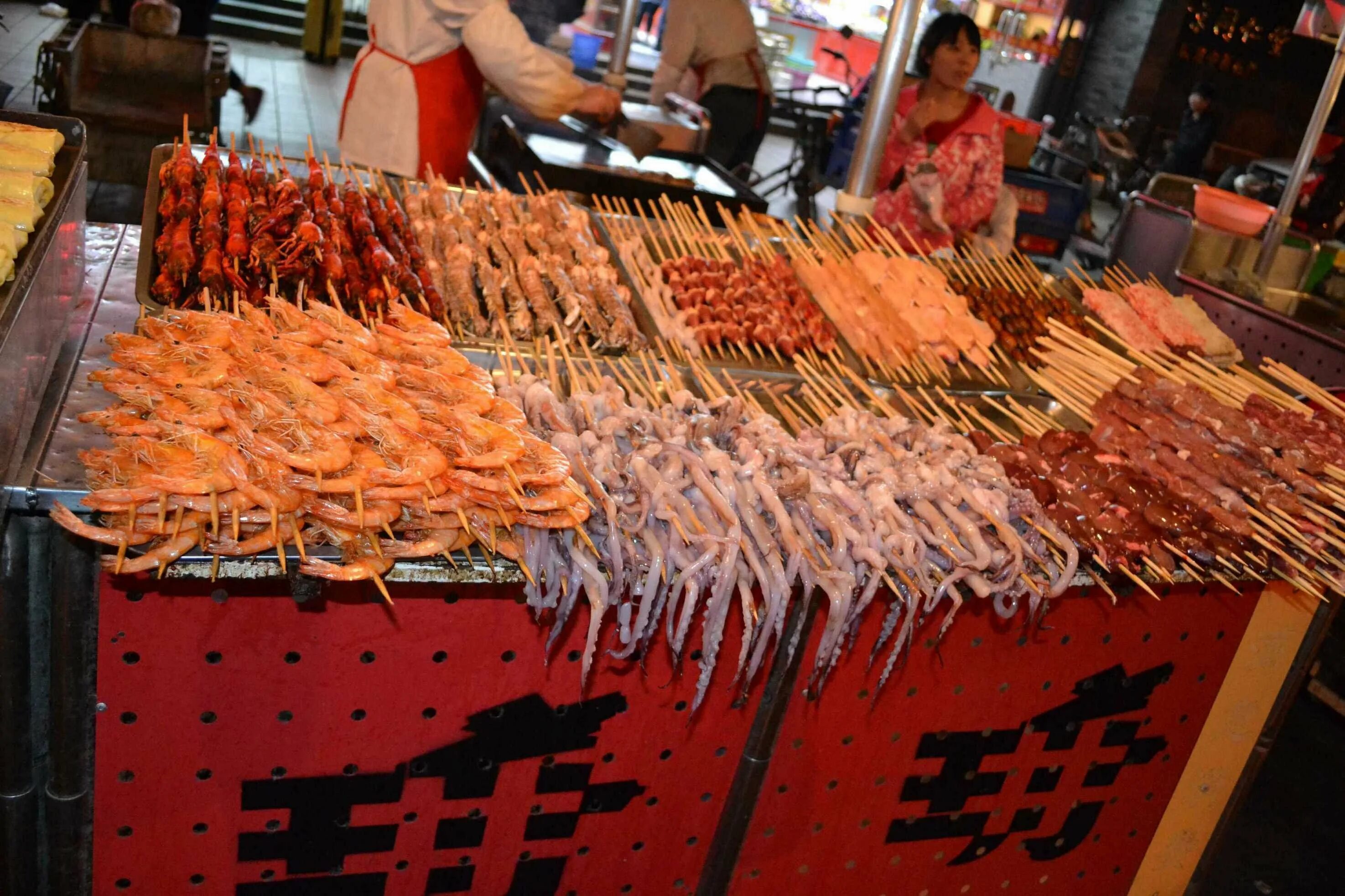 Стрит фуд Китай. Рынок Цинпин Гуанчжоу. Гуанчжоу еда уличная. Китайский рынок еды.