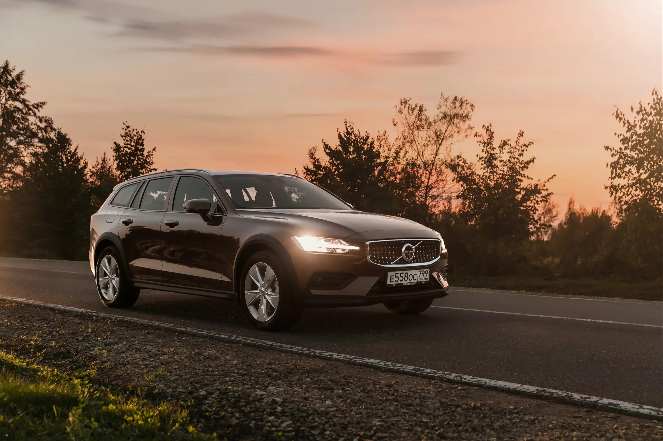 Вольво какой страны машина. Вольво v60 Cross Country. Вольво v60 Cross Country 2020. Volvo v60 новый. Volvo v60 II.