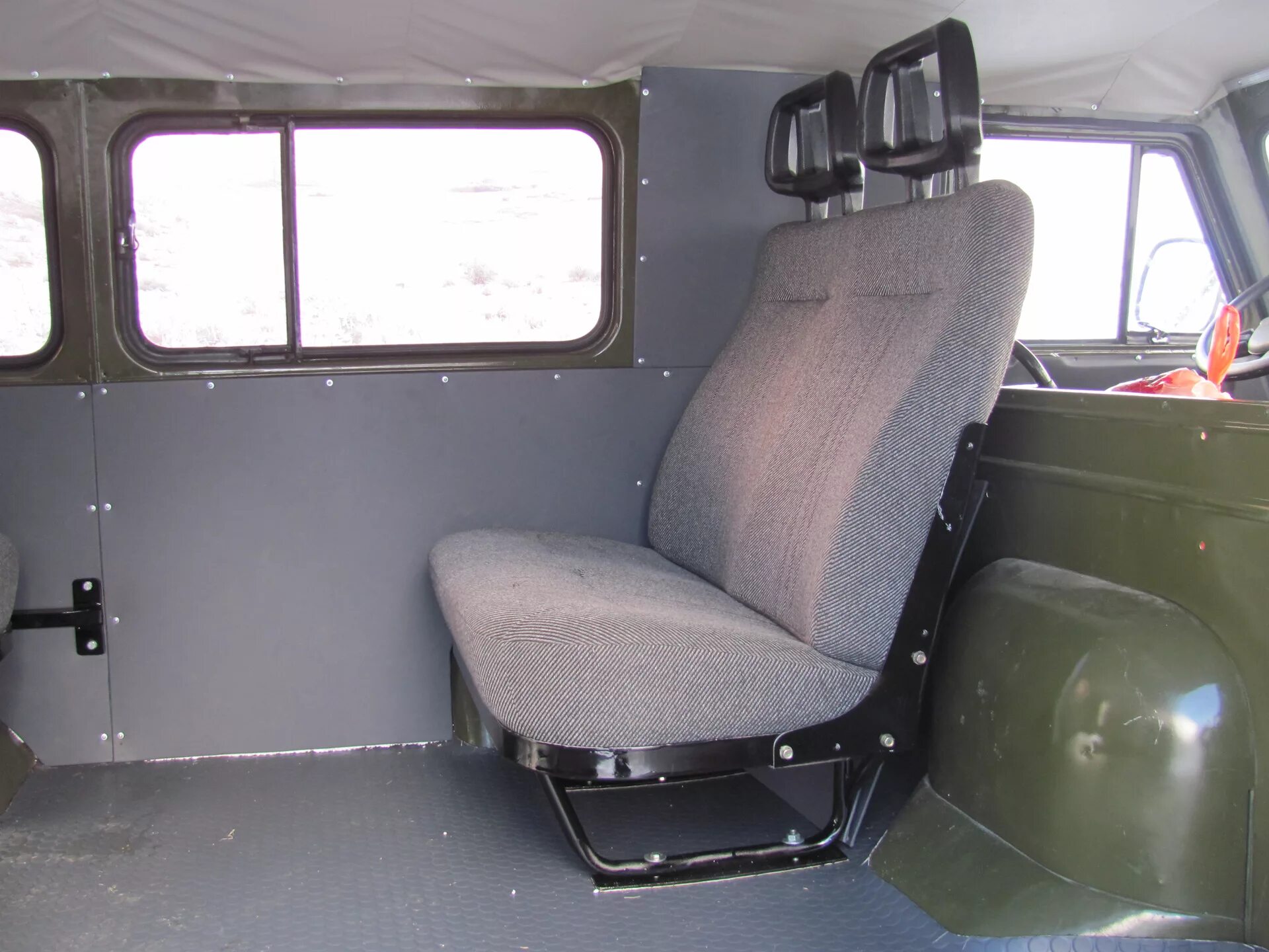 Уаз 3962 салон. Уаз 390995 комби. Сиденья в буханку. Сиденья в буханку. Сиденье откидное уаз 452.