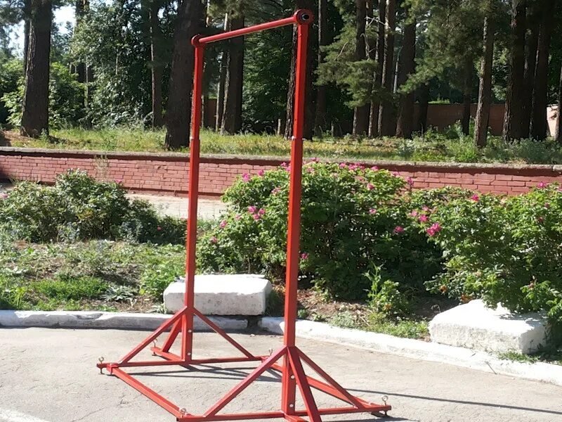 Крутятся на перекладине. Крутящийся турник. Турник с вращающейся перекладиной. Крутящийся турник workout. Вращающийся турник.