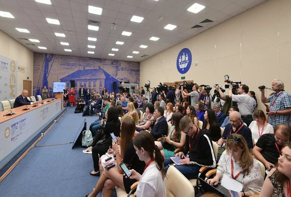 Конференции петербурга экономика. Пмэф 2021. Конференции петербурга экономика. Конференция петербургского экономического формула. Питерский международный экономический форум 2022.
