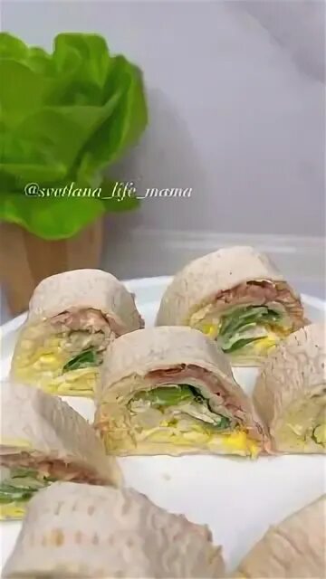 Рулет с тунцом сыром и яйцом. Рулет с тунцом сыром и яйцом
