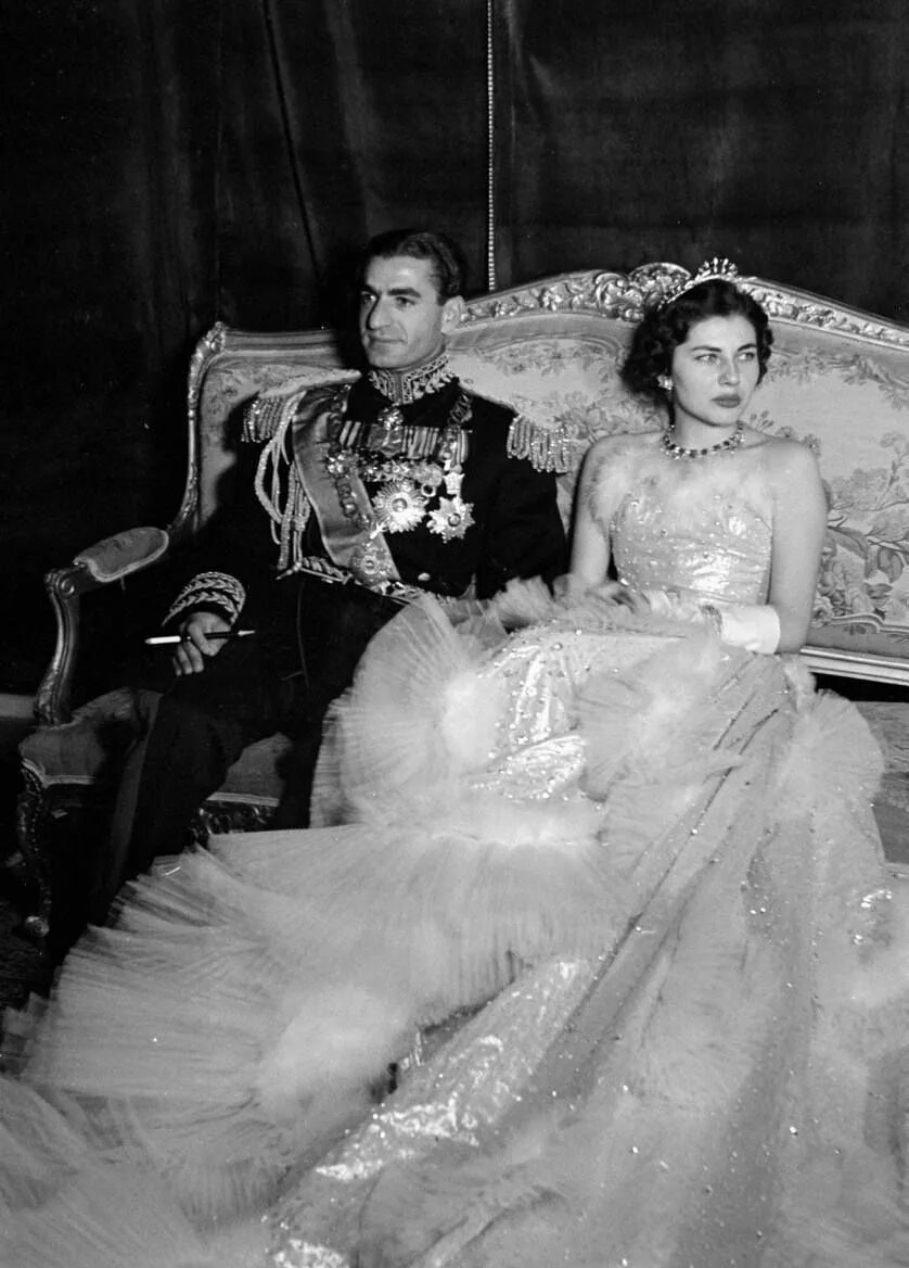 Принцесса нур пехлеви. Свадьба шаха. Свадьба шаха. Фарах диба пехлеви свадьба. Сорая императрица ирана.