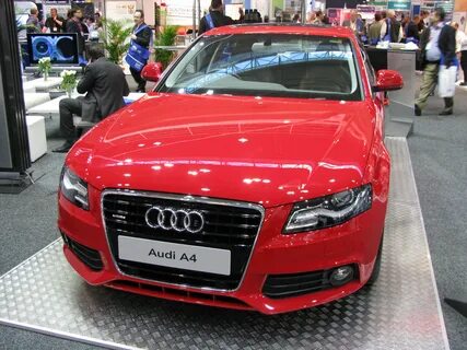 Audi красная