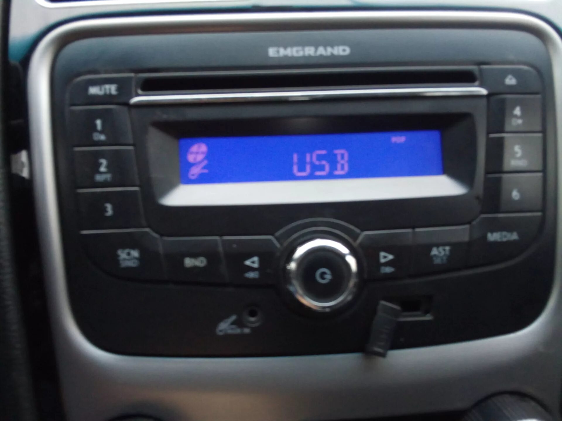 Штатные магнитолы geely. Штатная магнитола geely emgrand ec7. магнитола geely emgrand ec7 2013. магнитола джили эмгранд ес7. сенсорная магнитола джили эмгранд ес7.