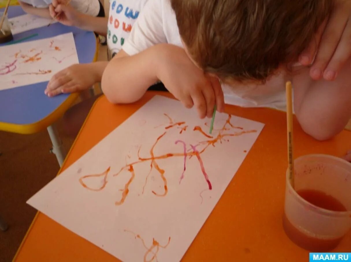 Рисование в детском саду занятие по кляксографии. Кляксография техника рисования для детей. Рисование в технике кляксография в средней группе. Огонь рисования в младшей группе кляксография.
