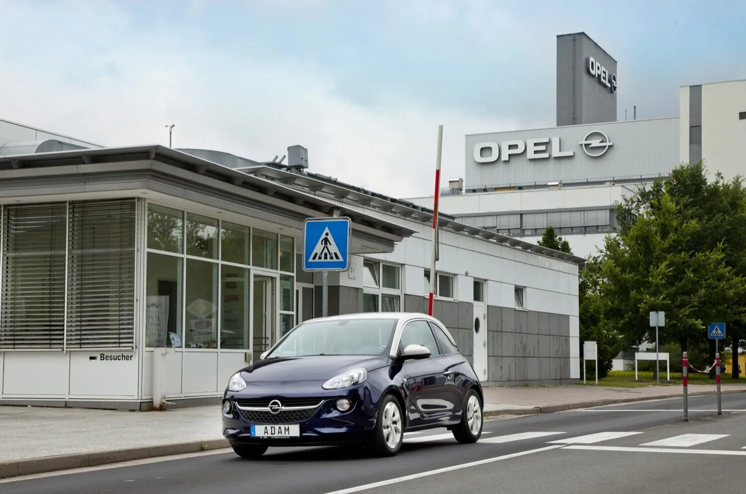 Купить опель в германии. Завод Opel Айзенах. Опель GM. Opel завод в Германии. Завод Опель в Гессене.