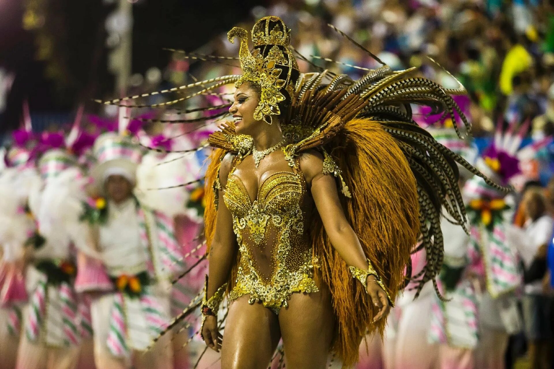 Танцовщица тарин лопес. Бразильский карнавал без. Бразильский карнавал 2017. Карнавал в рио-де-жанейро рио-де-жанейро бразилия. Рио карнавал.