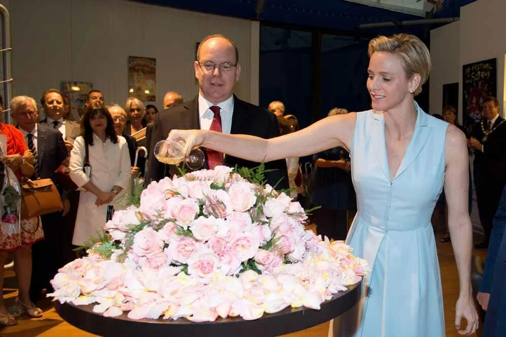 Bourgeon aube naissante Transplantation Parfum Abril Flowers Une variante Obéiss