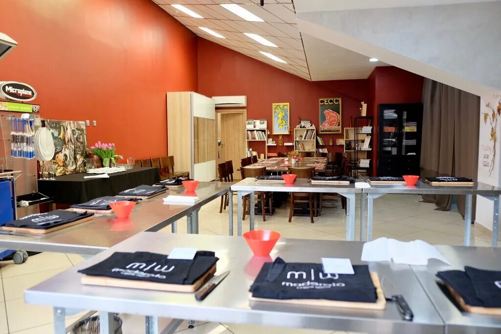 студия свердловский