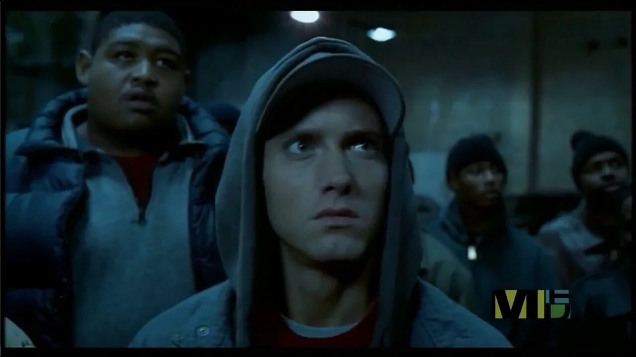 Eminem lose yourself на русском. Эминем 8 миля. эминем 8 миля в автобусе. эминем в 8 миле. эминем yourself.