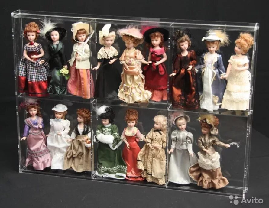 Купить коллекцию кукол. Куклы ДЕАГОСТИНИ дамы эпохи. Коллекция фарфоровых кукол дамы эпохи Джейн. Куклы дамы эпохи ДЕАГОСТИНИ вся коллекция. Подставка под куклы дамы эпохи ДЕАГОСТИНИ.