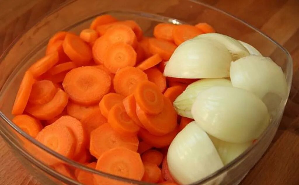 Рецепт рис помидор морковь лук. Букет из моркови своими руками. Букет с морковкой и луком.