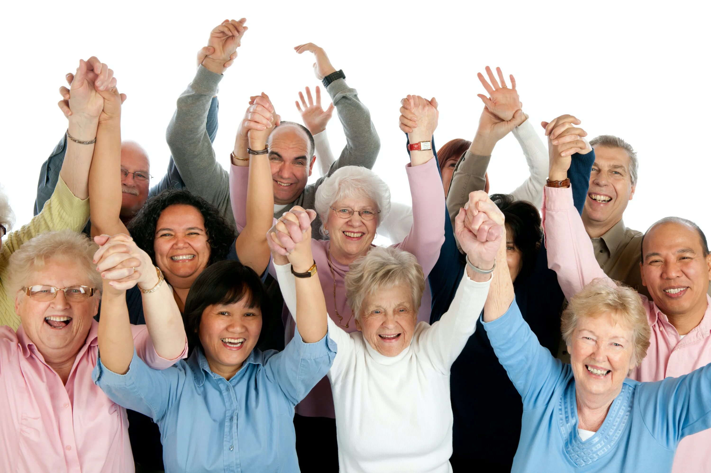 Люди разных возрастов. Толпа пожилых людей. Радостные люди разного возраста. Пожилые люди.