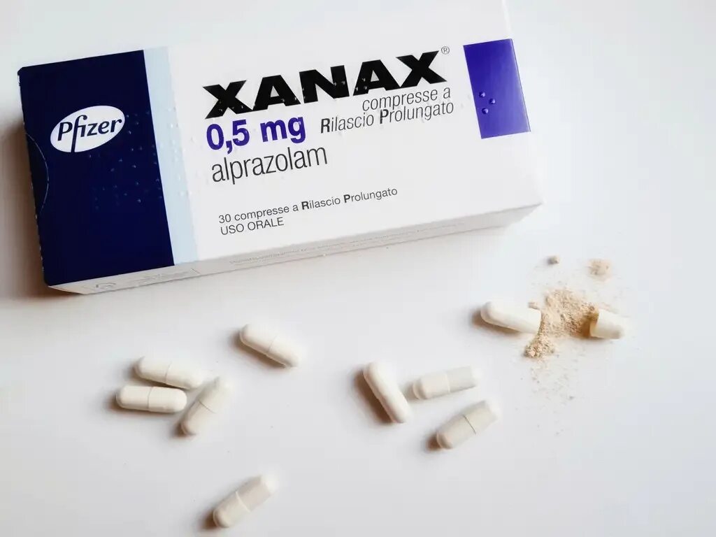 Xanax что это. Ксанакс 1 мг. Ксанакс (xanax). Упаковка ксанакса. Ксанакс 4,5 мг.